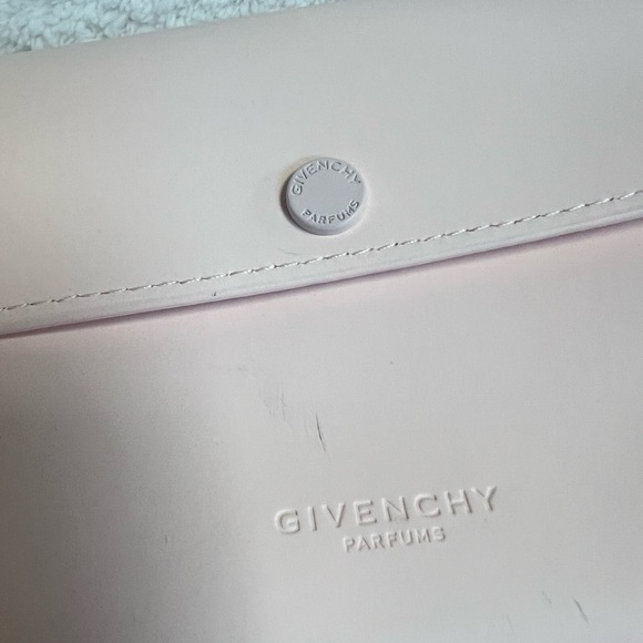 Givenchy pouch - Picture 2 of 7